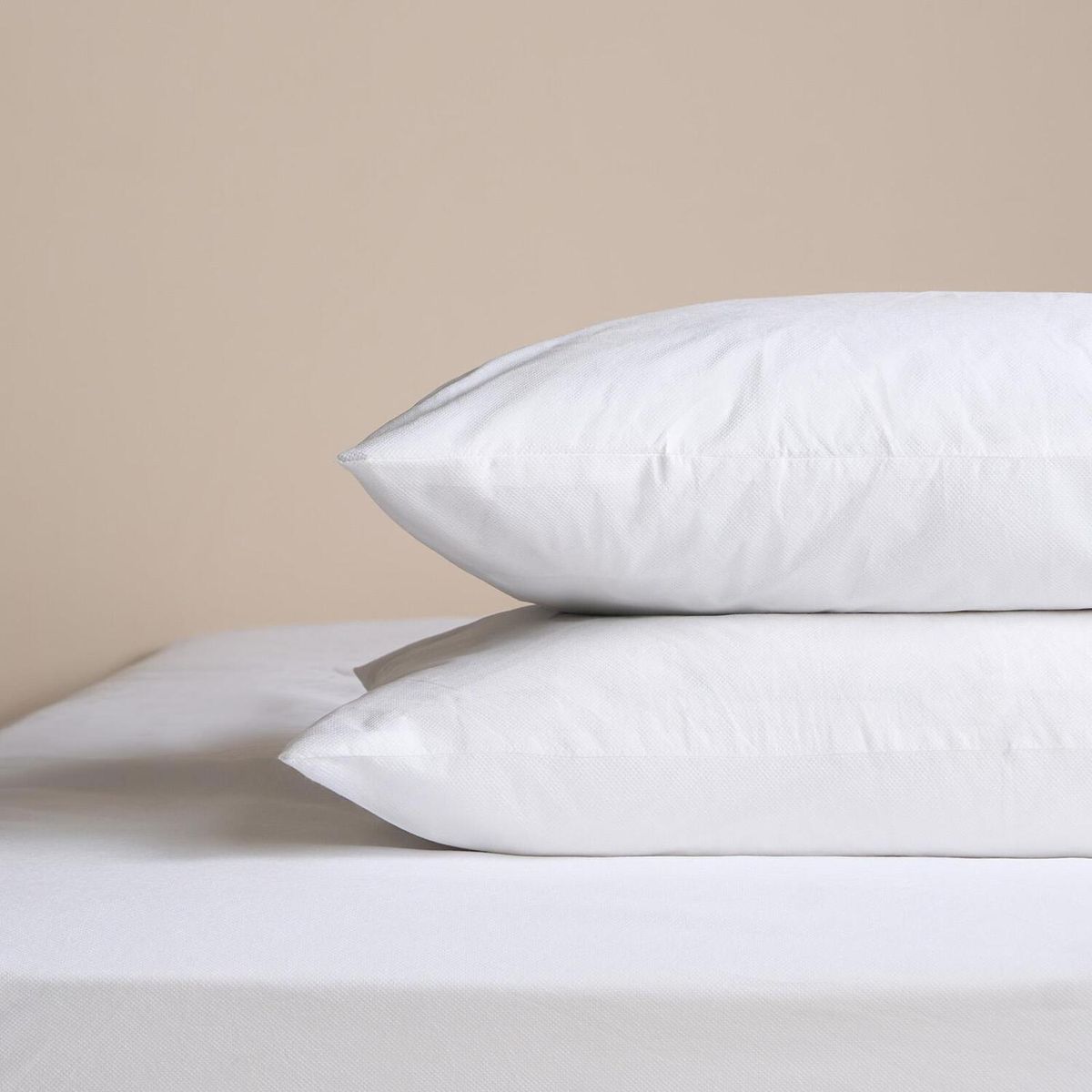 SIVI GEÇİRMEZ YASTIK KORUYUCU ALEZ